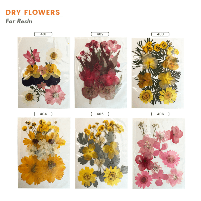 Handmade resin keychain with real dried flower Botanical resin jewelry gift for her Custom floral resin art accessory